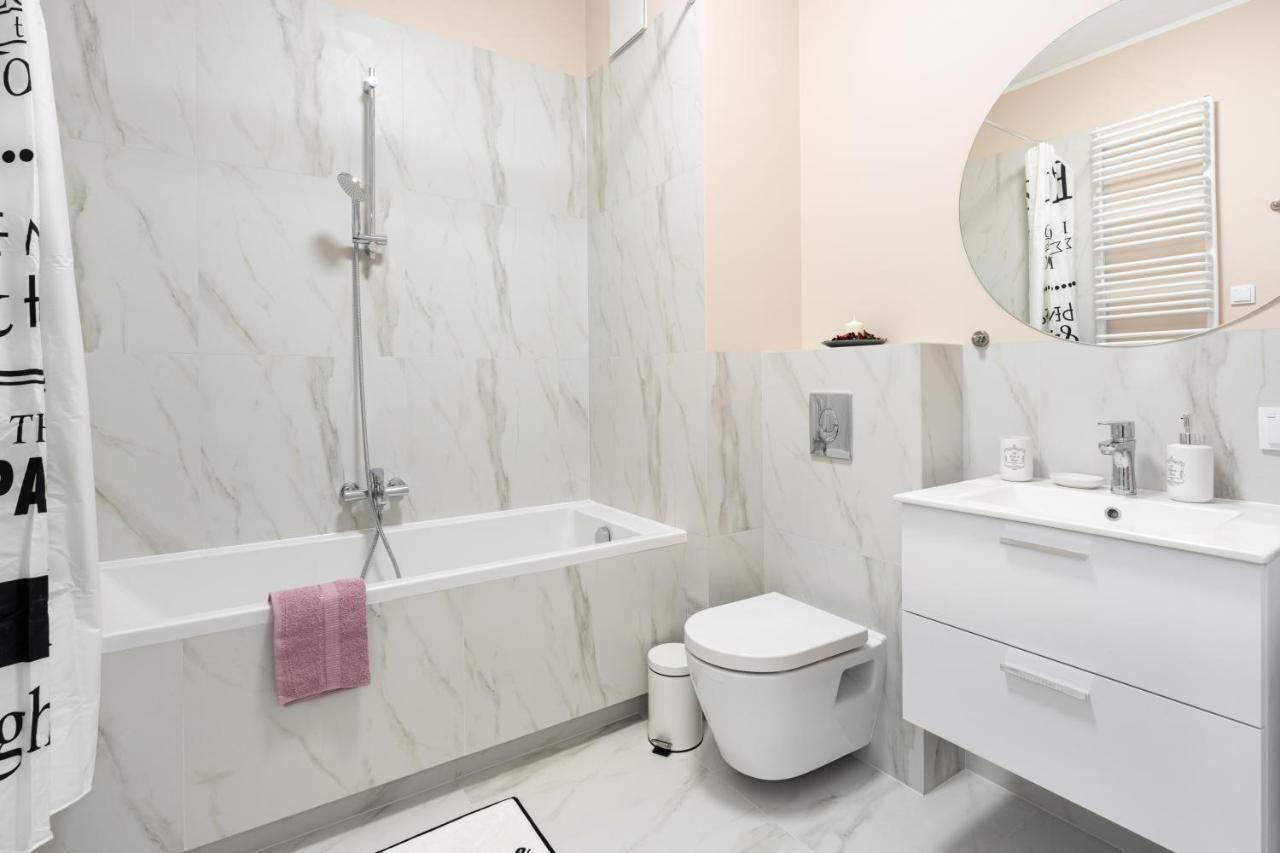 Superapart Aignera Apt 4, Family Friendly Oasis ワルシャワ エクステリア 写真